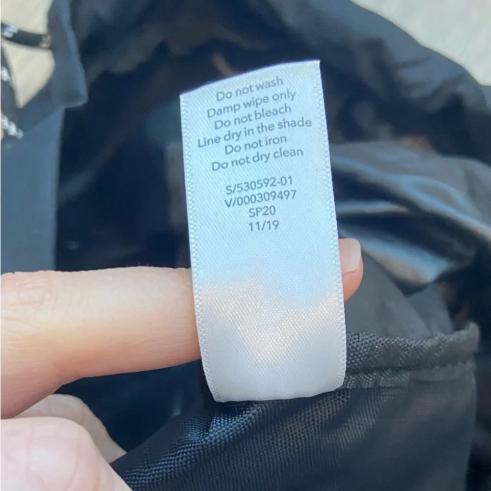 🍒Athleta Backpack “Oslo” Convertible Backpack 2020 - Black - Pristine